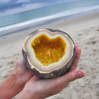 Crystal-Inspired Candle Bowl with Natural Agate Design