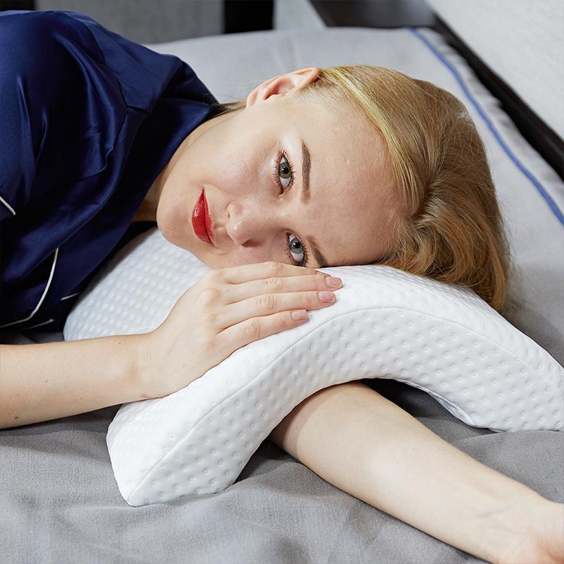 Ergonomic Cuddle Pillow for Side Sleepers