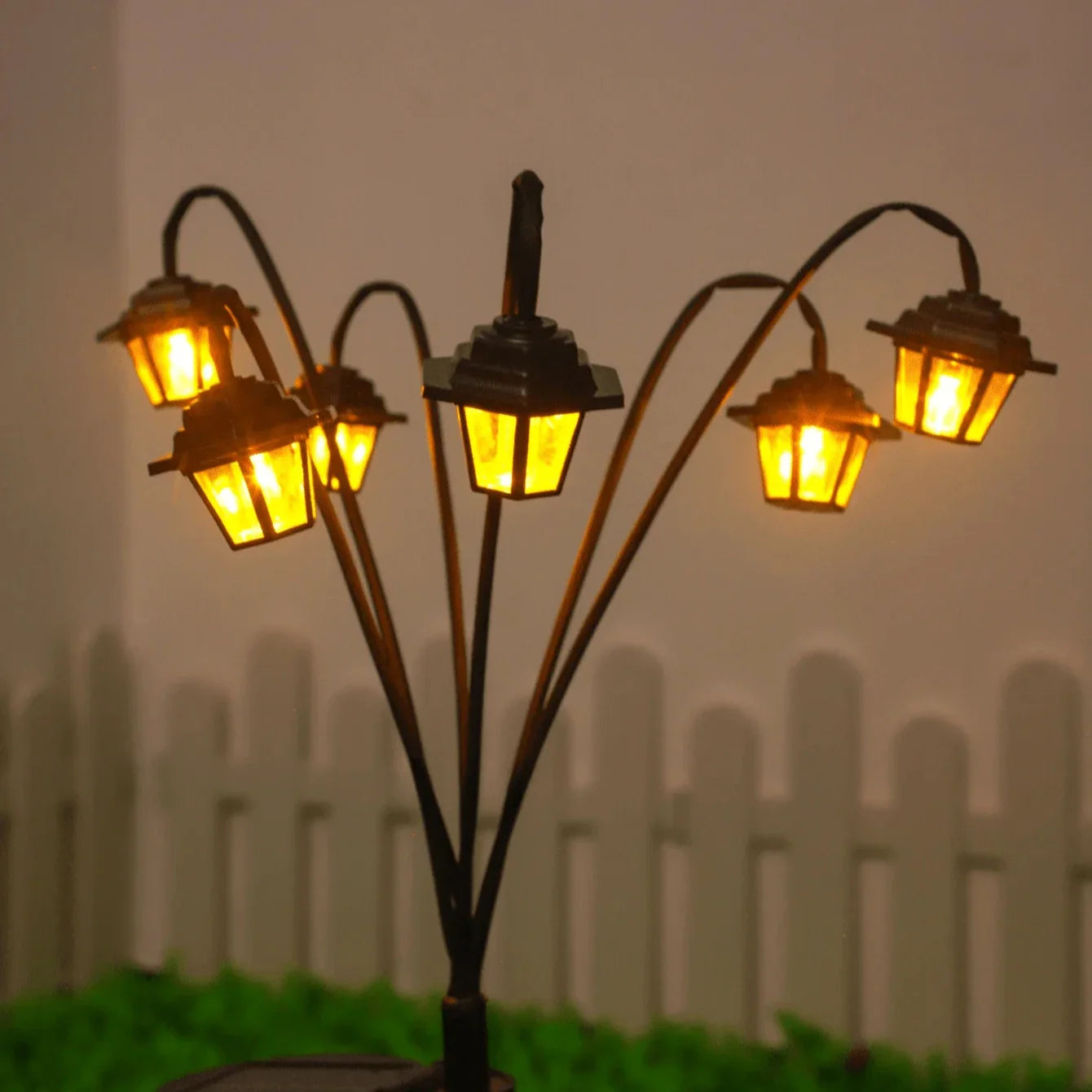 Retro Solar Garden Lantern with 6 LED Lights