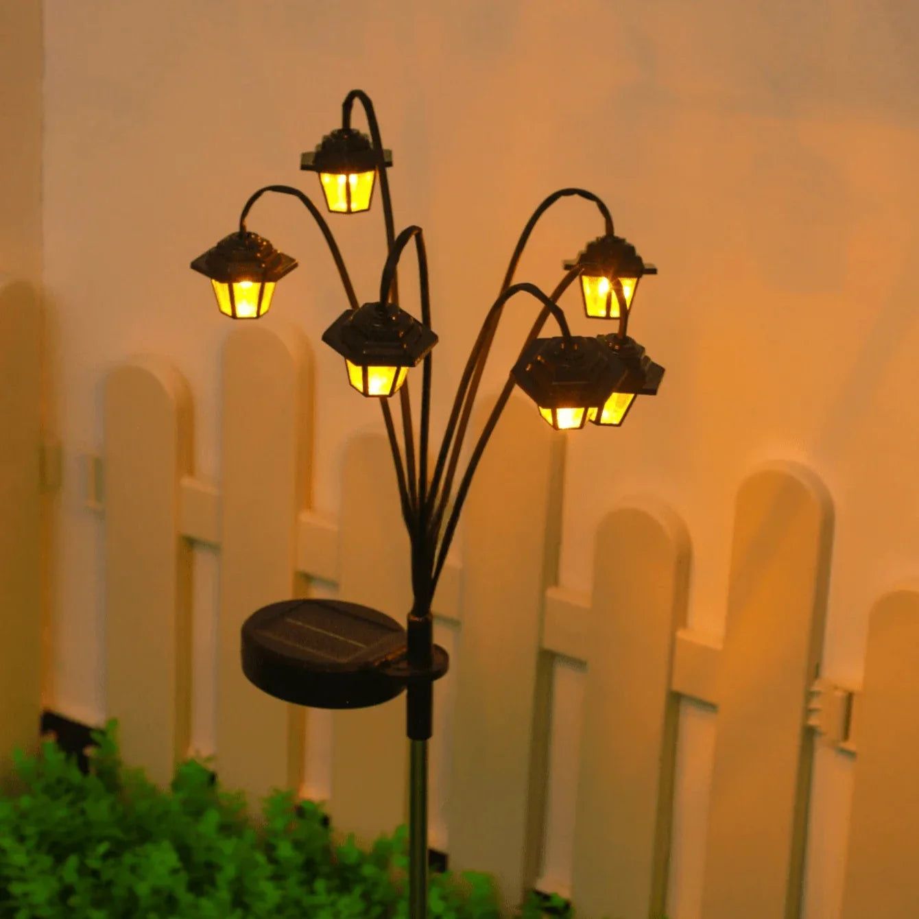 Retro Solar Garden Lantern with 6 LED Lights