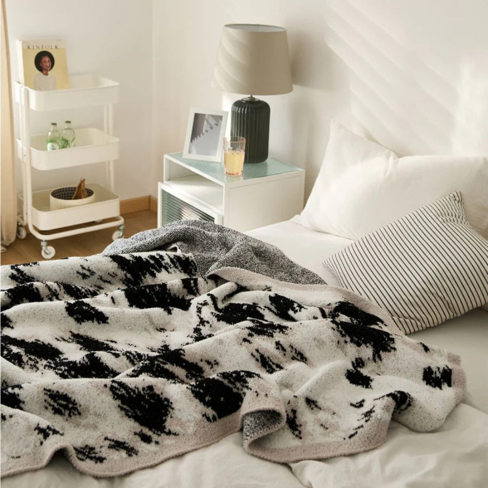 Fuzzy Knit Throw Blanket - Black & White Abstract Pattern