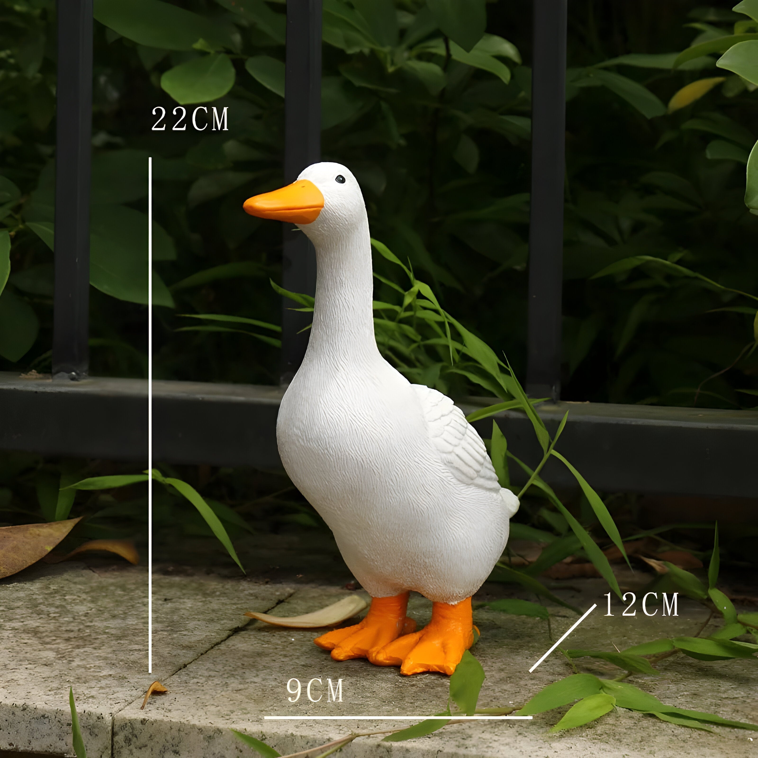 Farmhouse Style Duck Sculpture with Detailed Feathers D