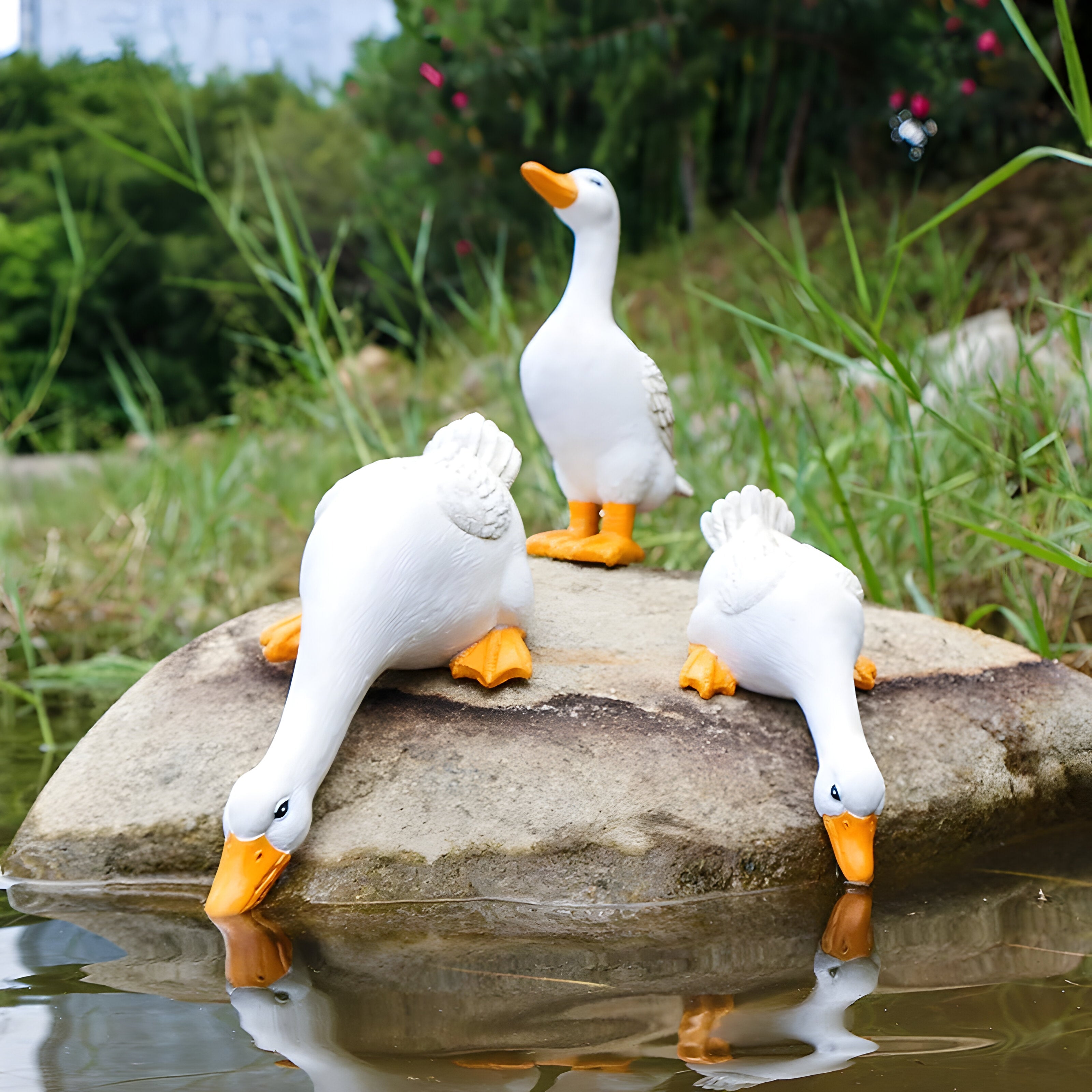 Farmhouse Style Duck Sculpture with Detailed Feathers F