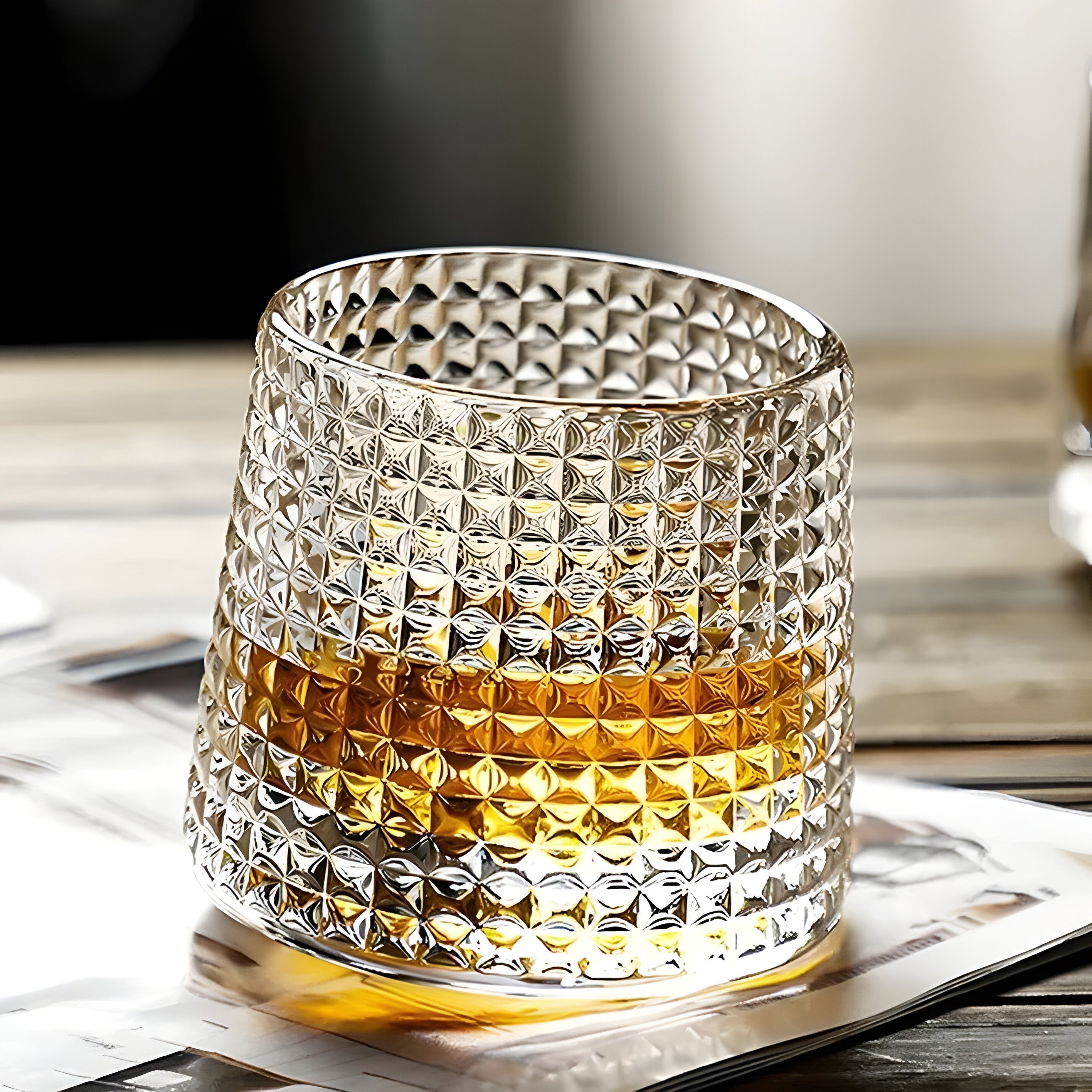 Rotating Whiskey Glass with 360° Spin Function Square Effect